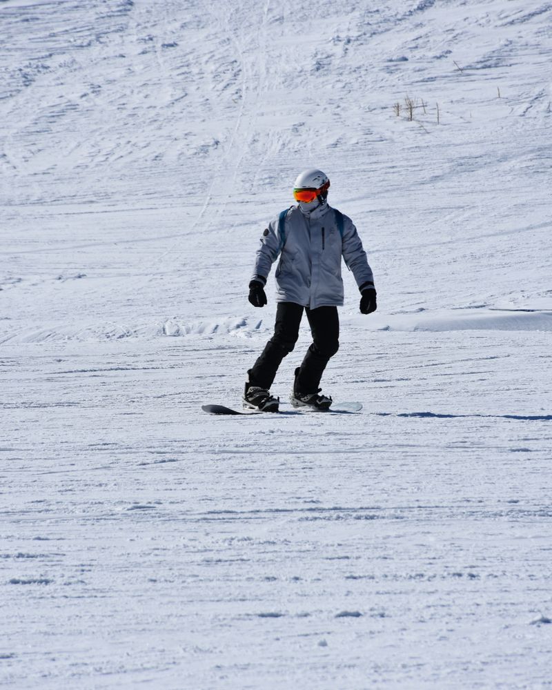 Snowboarding athlete